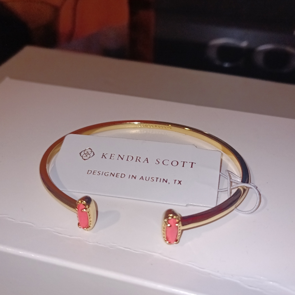 Kendra SCOTT- Mavis Opal Bracelet - Hot Pink/Gold